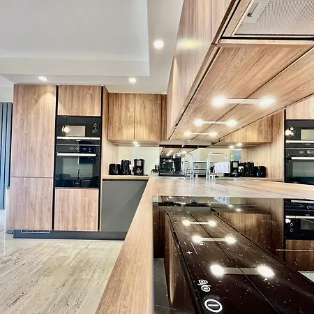 Magnifique 2 Avec Piscine Et Parking A - Fr-1-789-2 Appartement Antibes